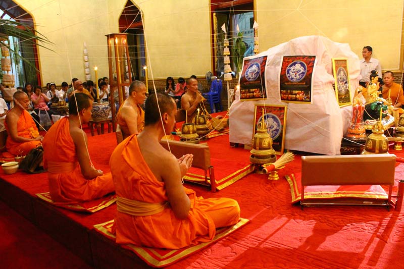 เหรียญกันชงพญามังกรทองจักรพรรดิ์ วัดไตรมิตร ปี2555 หมายเลข41 หลวงปู่บัวร่วมเสก พร้อมกล่องเดิม