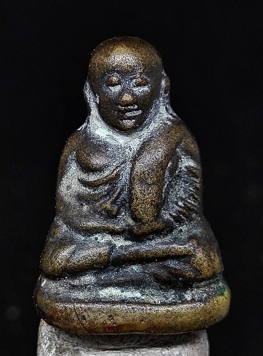 รูปหล่อหลวงพ่อเงิน วัดบางคลาน ปืนแตกรุ่นแรก ปี2522 คราบเบ้าคราบสนิมเดิมๆ คลาสสิคสุดๆ