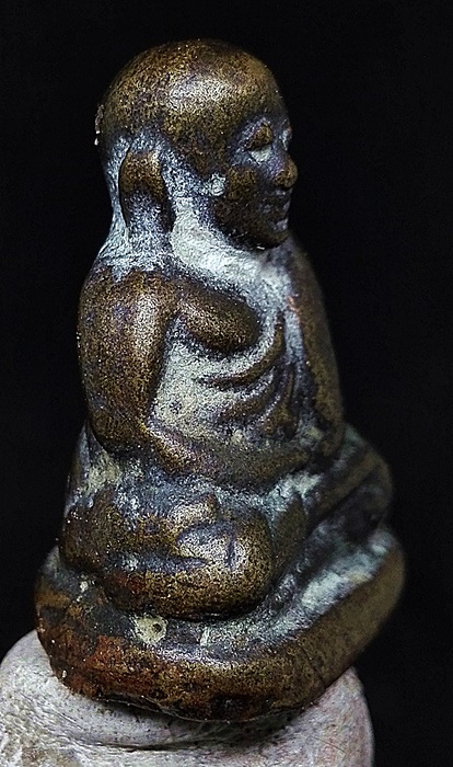 รูปหล่อหลวงพ่อเงิน วัดบางคลาน ปืนแตกรุ่นแรก ปี2522 คราบเบ้าคราบสนิมเดิมๆ คลาสสิคสุดๆ