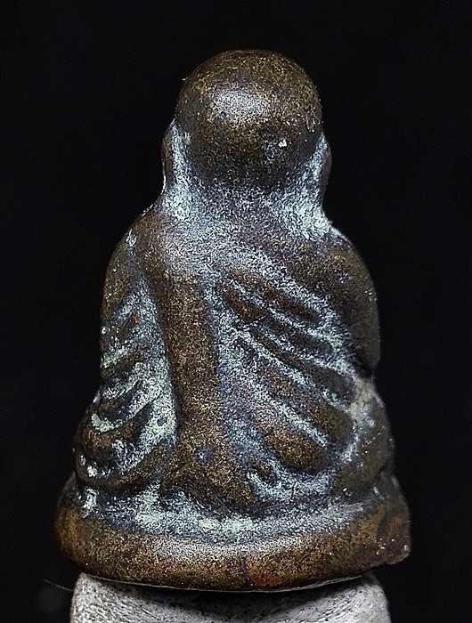 รูปหล่อหลวงพ่อเงิน วัดบางคลาน ปืนแตกรุ่นแรก ปี2522 คราบเบ้าคราบสนิมเดิมๆ คลาสสิคสุดๆ