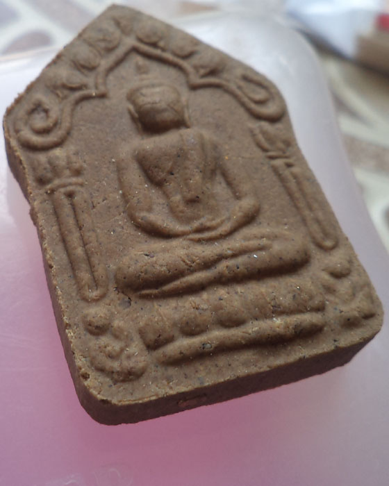 ขุนแผนผงพรายกุมาร รุ่นยอดฉัตร เนื้อกระยาสาท ตะกรุดเงินคู่ กล่องเดิม**