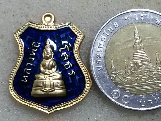 เหรียญลงยา หลวงพ่อโสธร สวยเดิมๆครับ