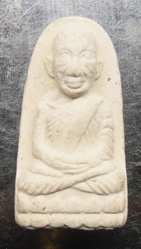 หลวงปู่ทวดหลวงพ่อเปิ่น รุ่น๑ปี40สวยๆครับ