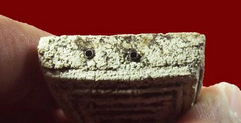 พระสมเด็จหลวงปู่นาค พิมพ์ 3 ชั้นหูชิดพิมพ์ใหญ่ ตะกรุด 2 ดอก ขนาดใหญ่ สูง 4.5 ซม