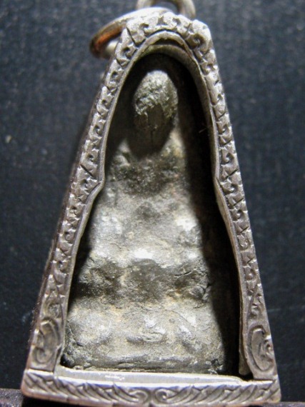 พระเชตุพน พิมพ์บัวสองชั้น เนื้อชินเงิน จ.สุโขทัย มีเลี่ยมเงิน มาพร้อมบัตรรับรองความแท้