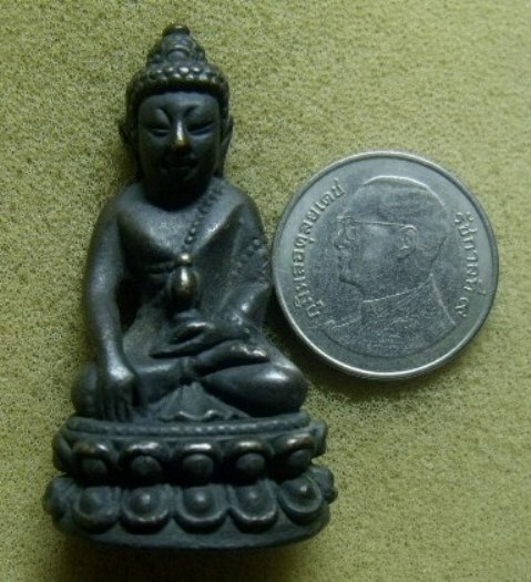 **วัดใจ**พระกริ่งใหญ่ หลังตอกโค๊ตนะ เนื้อโลหะผสม เก่าๆ ไม่ทราบที่**เชิญชมครับ 