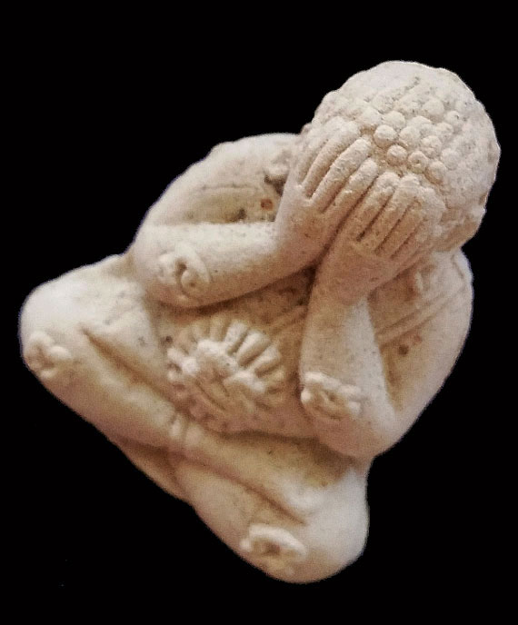 พระปิดตารุ่นไตรมาสรวยทันใจ หลวงปู่หมุน เนื้อผงงาช้างผสมผงกสิน ตอก 2 โค๊ด สวย คม ระดับแชมป์