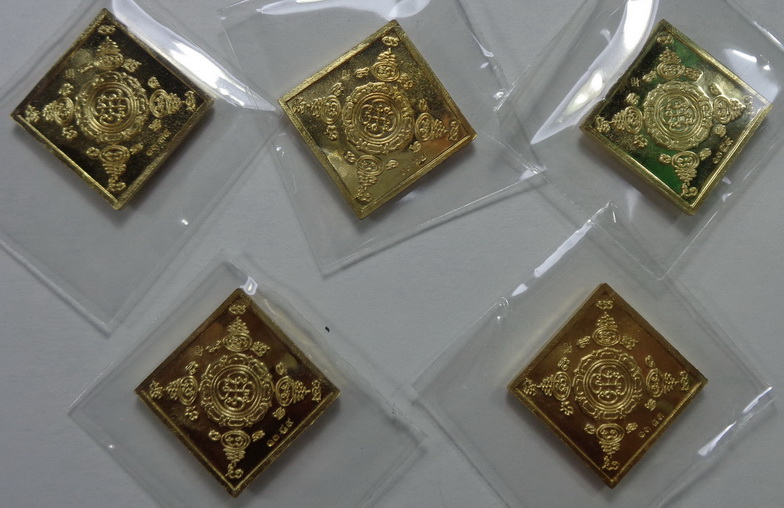 เหรียญท้าวจตุโลกบาลทั้ง 4 รุ่นแรก วัดดอนยานนาวา รุ่นเกิดลาภ เนื้อทองเทวฤทธิ์ ปี2559 สวยครับ