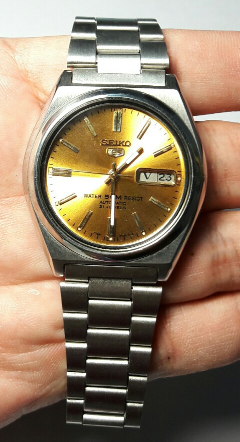 เคาะแรก Seiko สภาพ 95% เครื่องออโต้ สวยสุดยอดครับ เรือนที่ 2