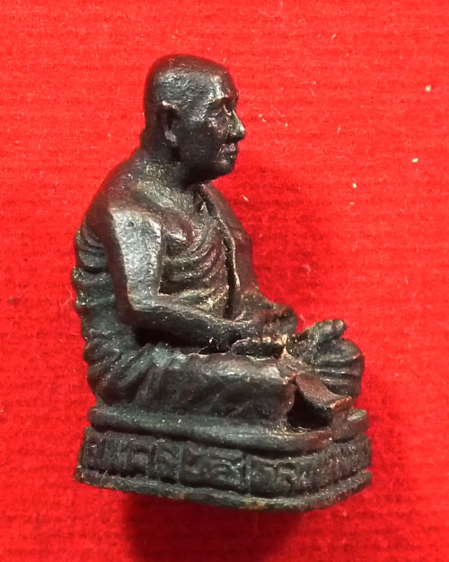 รูปหล่อหลวงปู่สิม พุทธาจาโร รุ่น ๖ ปี ๒๕๓๔  