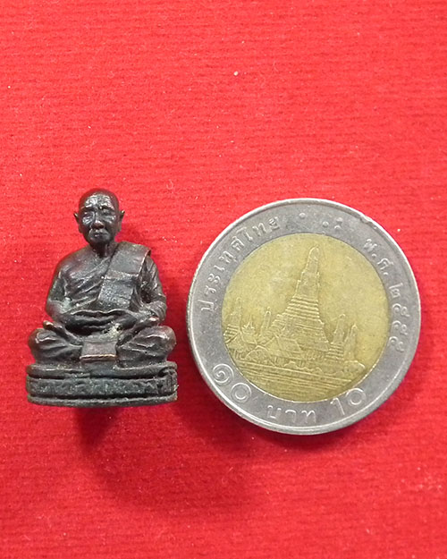 รูปหล่อหลวงปู่สิม พุทธาจาโร รุ่น ๖ ปี ๒๕๓๔  