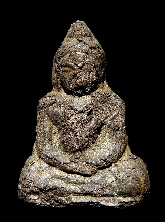  พระร่วงนั่งกรุน้ำ วัดมหาธาตุสุโขทัย