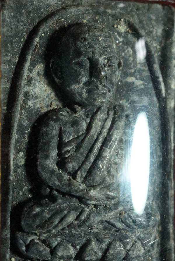  ...หลวงพ่อทวดเนื้อว่าน วัดช้างให้ ปี พ.ศ.2524 พิมพ์สี่เหลี่ยมใหญ่ แจกกรรมการ+เลี่ยมทองพร้อมใช้...