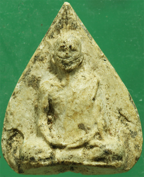 เนื้อผงใบโพธิ์ ก้นดอกจันทร์ รูปเหมือนเจ้าคุณนรฯ วัดเทพศิรินทร์ ปี 2513