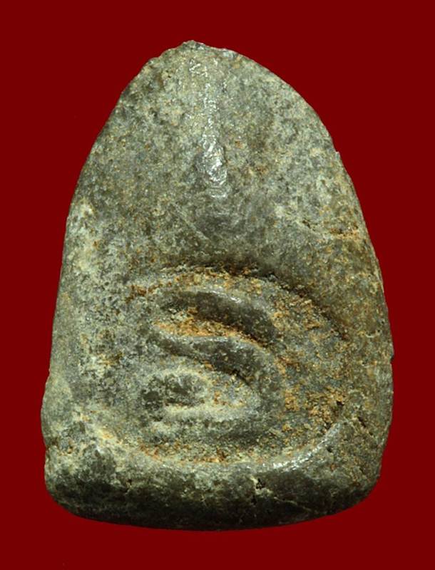 พระกรุวัดท้ายตลาด พิมพ์สมาธิเล็ก เนื้อเขียว ขนาดกำลังน่ารัก 1.0 x 1.3 cm  สภาพสวยสมบูรณ์ 