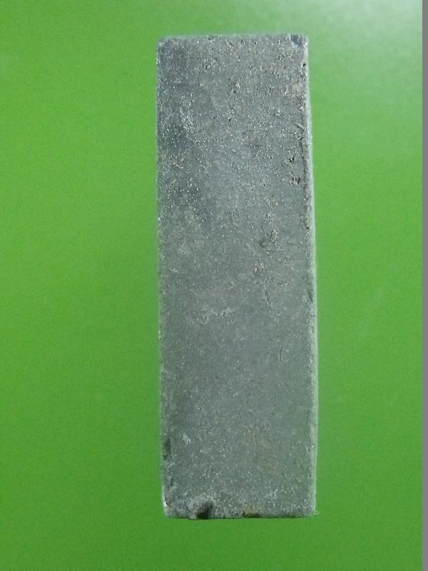 พระผงหลวงปู่ทวด พิมพ์กลักไม้ขีด สีดำ หลังยันต์