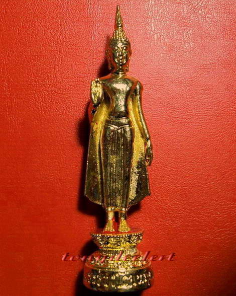 พระบูชาพระร่วงโรจนฤทธิ์ วัดพระปฐมเจดีย์ จ.นครปฐม ขนาดตั้งหน้ารถ สวยมากค่ะ
