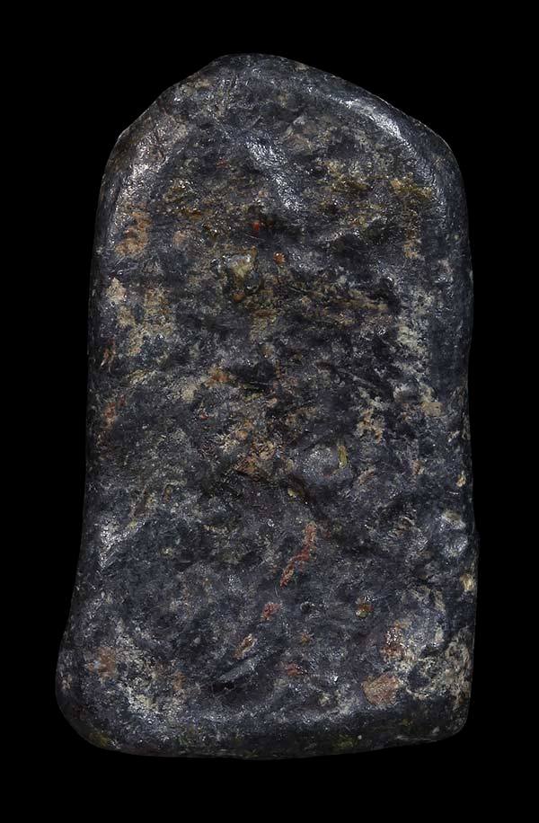 พระพิมพ์เล็บมือ เนื้อตะกั่วสนิมแดง กรุวัดสุวรรณ จ.อ่างทอง