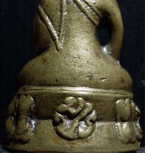 พระกริ่งโสฬส มปร.เนื้อทองเหลืองกะไหล่ทอง แจกกรรมการ ปี2515 วัดราชประดิษฐ์ กรุงเทพฯ หลวงปู่ทิม ปลุกเส