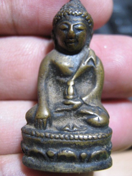 พระกริ่งบัวรอบใหญ่ท่านเจ้าคุณนรฯ ปี2512 เนื้อทองผสม ออกที่วัดวังกระโจม จ.นครนายก มาพร้อมบัตรรับรอง