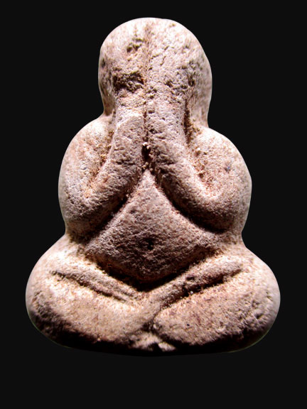 ปิดตาเงินไหล สอดตะกรุดแท้ๆเดิม อยู่ในชุดประธานกฐิน หลวงปู่หมุน ออกวัดซับลำใย