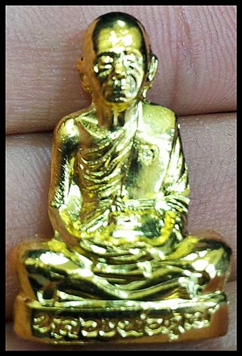 ปีใหม่จัดคู่400 หลวงพ่อคูณ EOD แยกจากชุดของขวัญ รูปเหมือนปั๊มกะไหล่ทอง