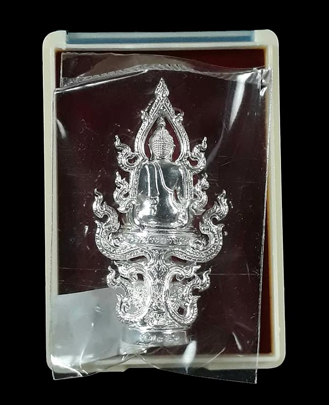 พระพุทธนิมิตรพิชิตมาร รุ่นพิชิตมาร พระอธิการใจ วัดพระยาญาติ จ.สมุทรสงคราม ปี2559 เนื้อเงิน