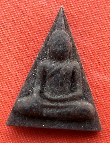เริ่ม 10 บาท กับ พระเนื้อผงกระเบื้องหลังคาโบสถ์  …EK25