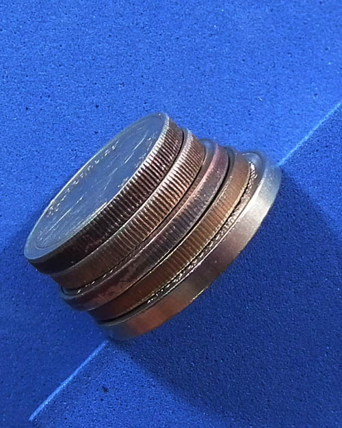 เหรียญ รัชกาล  จำนวน ๕ เหรียญ