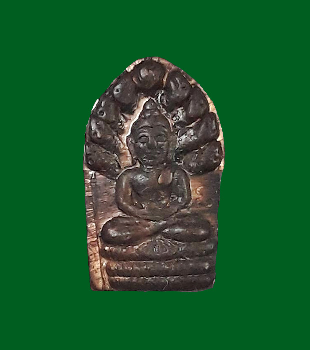 พระปรกใบมะขามรุ่นแรก พระอาจารย์เปลี่ยน วัดอรัญวิเวก จ.เชียงใหม่ ปี2541 เนื้อนวะ ตอกโค๊ตเลข ๓