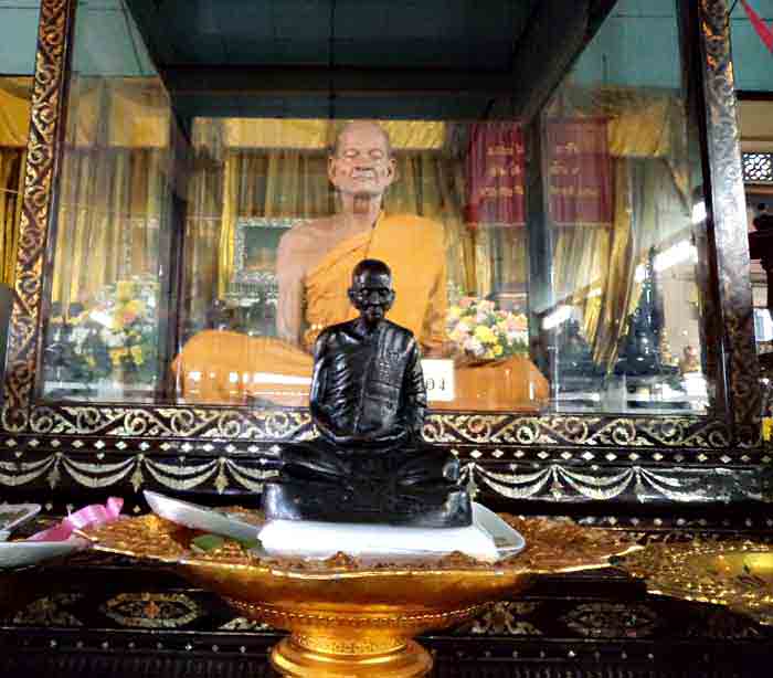 ***หลวงพ่อพรหม ถาวโร วัดช่องแค พระบูชา ขนาดหน้าตัก 5 นิ้ว ฐานกลมรี เนื้อทองเหลืองรมดำ