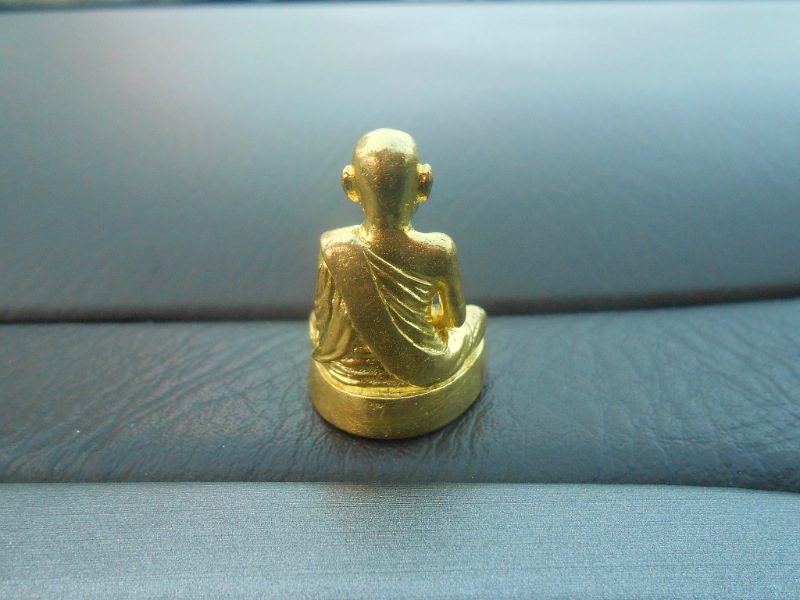 หลวงพ่อเงิน รุ่นเลื่อนสมณศักดิ์ 55 พิมพ์ในวิหาร เนื้อทองระฆัง กรรมการ #93