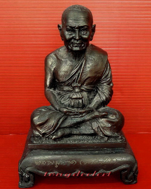 รูปหล่อบูชาหลวงปู่ทวด วัดช้างให้ ออกวัดบ้านโนนกุ่ม จ.นครราชสีมา สวยมากค่ะ