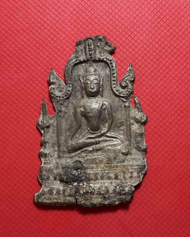 พระพิมพ์ซุ้มปรกโพธิ์ ฐานบัว ยอดฉัตร เนื้อชินเงิน กรุวัดราชบูรณะ จ.อยุธยา