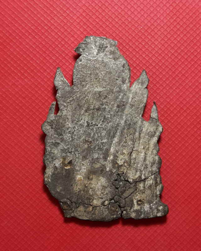 พระพิมพ์ซุ้มปรกโพธิ์ ฐานบัว ยอดฉัตร เนื้อชินเงิน กรุวัดราชบูรณะ จ.อยุธยา