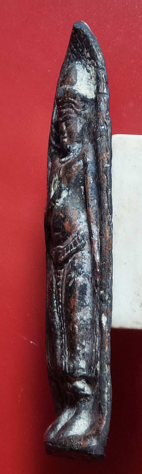 พระร่วงหลังรางปืน สวยเก่า สนิมแดง ไข ที่ผุดออกมาจากพระ