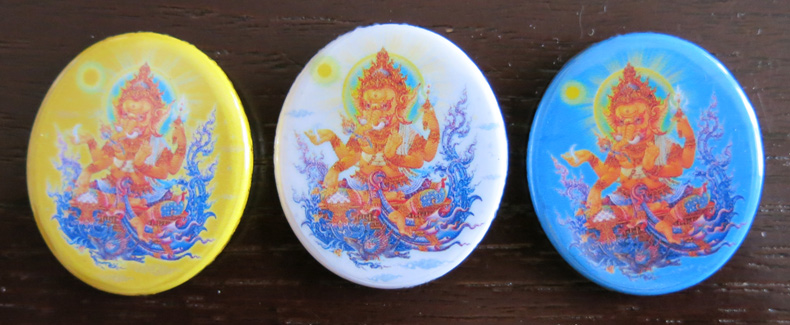 ขออนุญาตท่านอ.เฉลิมชัย โฆษิตพิพัฒน์... เสนอเข็มกลัดพระพิฆเนศ 3 ชิ้น 3 สี