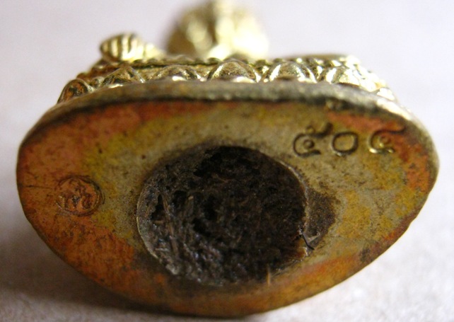 พระเศรษฐีนวโกฎิ ปี2553เลข504 เนื้อทองเหลือง ฐานอุดผง หลวงพ่อเพี้ยน วัดเกริ่นกฐิน สร้าง1000องค์+กล่อง