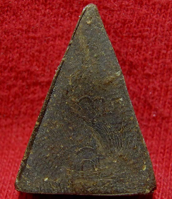 พรายคู่ พิมพ์เล็ก เนื้อผงจินดามณี หลวงปู่แก้ว เกสาโร วัดละหารไร่ ครับ