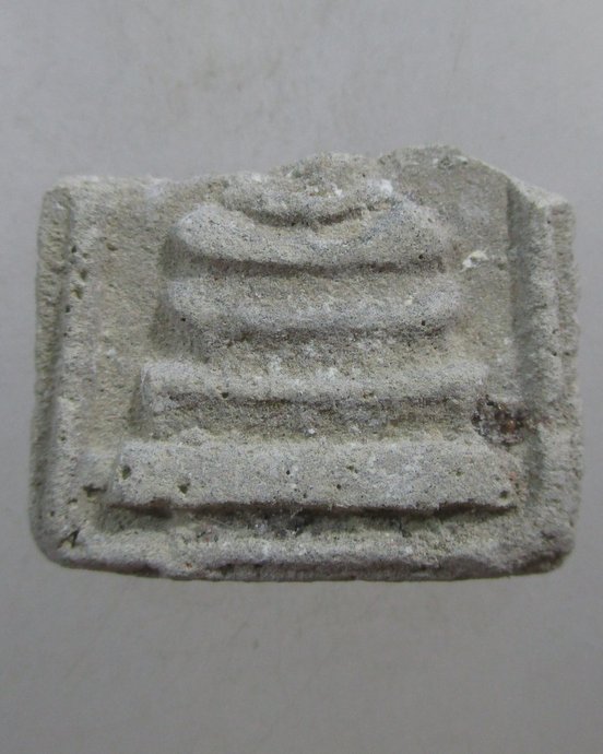 ๒๐ ชิ้นพระสมเด็จผงพุทธคุณผสมปูน หลวงปู่ดู่ วัดสะแก​ (เอาไว้ศึกษาดูเนื้อพระ หรือบูชาก็เป็นมงคลยิ่ง)