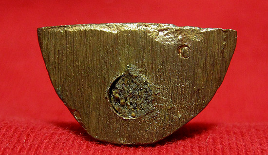 พระพุทธนิมิตพิชิตมาร ลอยองค์ขนาดห้อยคอ เนื้อทองแดง ก้นอุดผง มูลนิธิหลวงปู่ทิมจัดสร้าง ปี 255