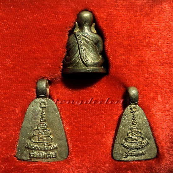 พระหลวงพ่อเงิน วัดบางคลาน รุ่นฉัตรมงคล ปี 2535 สวยสมบูรณ์มากพร้อมกล่องเดิมค่ะ