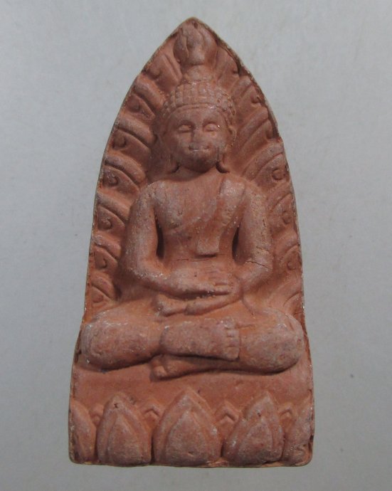 ๒๐ พระรอด วัดพระพุทธบาทสี่รอย จ เชียงใหม่