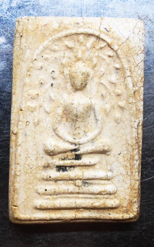 พระสมเด็จปรกโพธิ์ย้อยหลวงปู่นาค พิมพ์ใหญ่กว่าสมเด็จครับสวยมากครับ