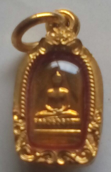 พระปรกใบมะขาม 50 ปีธรรมศาสตร์ เนื้อทองคำ เลี่ยมทอง หลัง ภปร