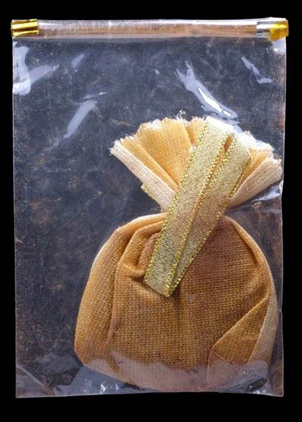 ถุงเงินถุงทองรวยทันใจ** หลวงปู่หมุน ฐิตสีโล อายุ ๑๐๖ ปี รุ่นไตรมาสรวยทันใจ ปี43สภาพสวยเดิมๆ