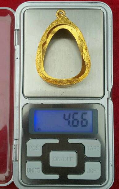 กรอบทองคำมือสองใส่พระปิดตาหรือรูปหล่อ หนัก 4.66 กรัม สภาพสวยเดิม