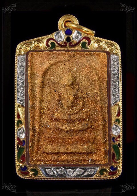 สมเด็จหลวงปู่หมุนเนื้อพิเศษชานหมากล้วนหายาก