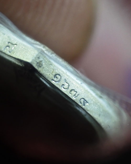 เหรียญฉลุ หลวงพ่อโสธร รุ่น ทูลเกล้ามหามงคล ปี ๒๕๔๔ เนื้อเงิน พิมพ์เล็ก เลข ๑๖๗๔