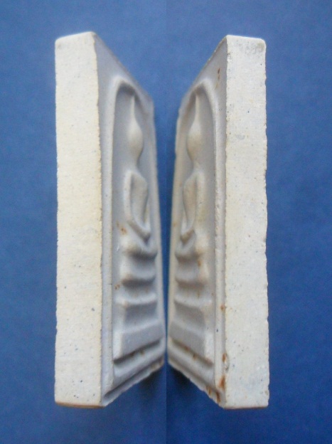 พระสมเด็จวัดใหม่อมตรส(บางขุนพรหม) ปี 2531 พิมพ์เกศจุด สภาพสวยมาก พร้อมกล่องเดิม